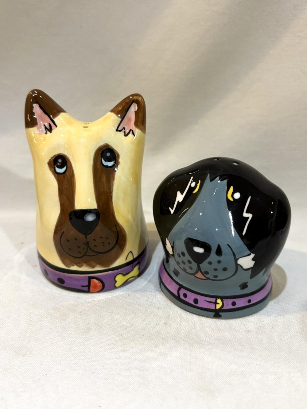 Candace Reiter VTG 2001 Dogzilla Ceramic Dogs Salt and Pepper Shaker Set